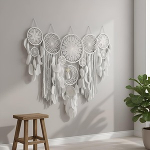 Grande suspension murale en macramé rose et blanche pour une belle décoration intérieure et une décoration de pièce, fabriquée à la main en Inde - Product Image 6