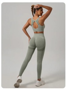 สปอร์ตบราบุนวมแบบย้อนกลับได้ของผู้หญิงยกทรงดันทรงไร้รอยต่อระบายอากาศสำหรับฟิตเนสวิ่งและยิม-สไตล์เรียบง่าย - Product Image 4