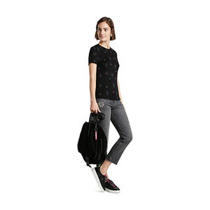 T-shirts à étiquette personnalisée de haute qualité du fabricant pour femmes Style d'impression décontracté Fabriqué en usine pour la saison d'hiver Élégant - Product Image 4