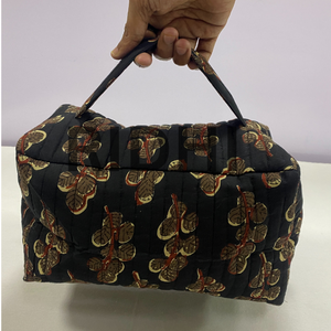 Bolsa de Viaje Multiusos Reutilizable de Algodón Acolchado Estilo Vintage con Estampado Block Print Midnight Meadow, Ecológica y Grande, para Cosméticos - Product Image 6