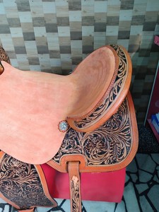Sillín de cuero occidental de alta calidad, diseño antiguo tallado a mano al mejor precio - Product Image 3
