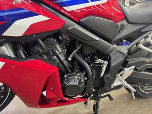 Offre Annuelle 2025 – Nouvelles Motos Honda CBR650R E-Clutch - Product Image 6