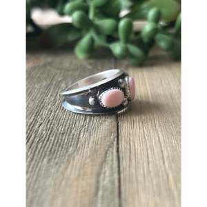 Pink <b>Conch</b> & Sterling Silver <b>Ring</b> Navajo-Made Bezel Set Fashion Jewelry - Product Image 3