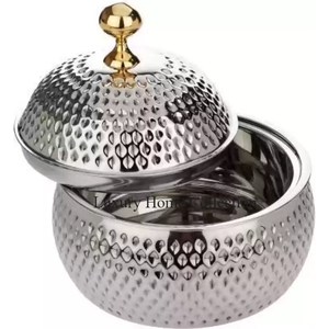 Nouveauté fantaisie chauffe-plats en métal en acier inoxydable avec table au design martelé et casseroles décoratives de l'Inde - Product Image 1