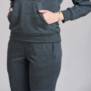 Conjunto Deportivo de Tela Suave y Ajuste Flexible, Diseñado para Entrenamiento, Running y Uso Diario - Product Image 3