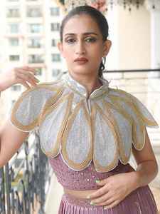 Cape burlesque élégante avec des brins perlés de paillettes et de perles pour les occasions de club de fête Festivals de broderie naturelle droite - Product Image 6