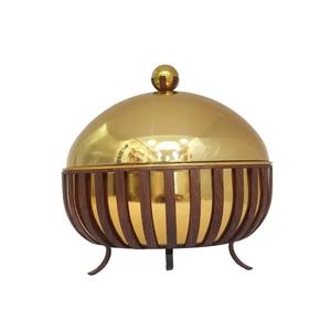 Nuevo y Moderno Diseño de Recipiente para Alimentos de Metal Completo con Acabado Dorado y Diseño de Raíces Doradas en la Parte Superior, Hecho con Materiales de Alta Calidad - Product Image 4