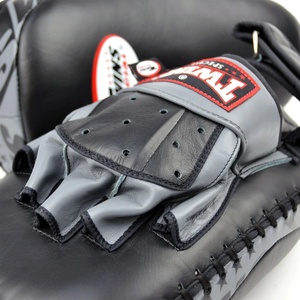 Escudo de Patadas Doble para Entrenamiento de Artes Marciales, Fabricado en Cuero Resistente, para Kickboxing, Grande, Curado, para Golpes y Patadas - Product Image 3