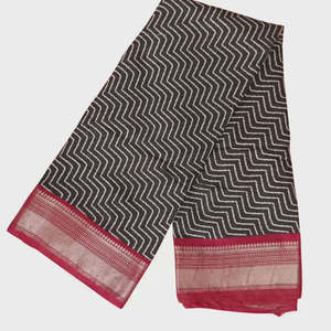 Sari en coton noir fait main à motif chevron avec silhouette droite - Product Image 5