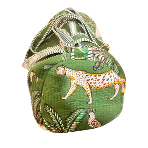 Sac de sport matelassé Jungle-Compagnon de voyage durable et chic - Product Image 2