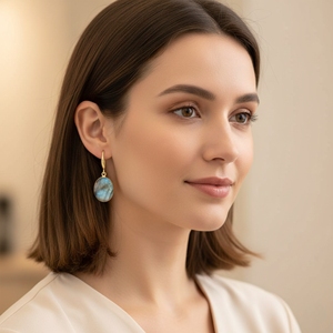 Pendiente de labradorita de 35-36mm de forma ovalada, bisel de plata chapado en oro de 14K/18K con alambre para oreja - Product Image 5