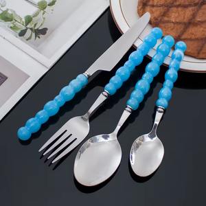 Elegante Juego de Cubiertos con Mango de Cuentas Azules, Acero Inoxidable, Perfecto para Ocasiones Especiales, Recepciones y Regalos, de la India - Product Image 5