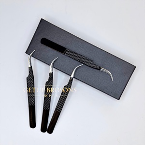 Pince à épiler pour cils GETUP BROSONS IMPEX GBI-EET-2691, couleur noire, pointe en fibre argentée, acier inoxydable, antistatique, durable, lisse, 10 mm - Product Image 1