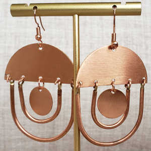 Boucles d'oreilles en laiton martelé à la main, style minimaliste, vintage, bohème, bijoux, disque de monnaie, vente en gros pour les acheteurs en gros - Product Image 3