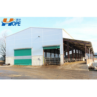 Faible coût préfabriqué préfabriqué volaille mouton vache ferme laitière chèvre maison étable grange grand bâtiment de stockage hangar Structure entrepôt