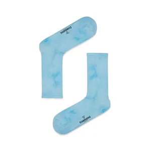 Chaussettes de sport bleues effet vieilli en batik, respirantes pour usage quotidien - Product Image 1