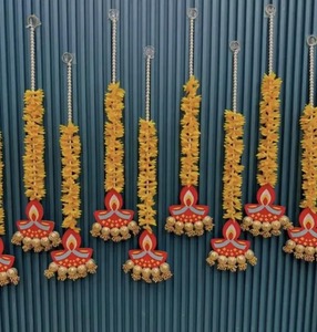 Toile de fond en jasmin avec des diyas en MDF suspendus, décoration Diwali, décoration murale Ganpati Pooja pour toile de fond Ganpati - Product Image 4