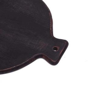 Tabla de cortar de madera con utensilios de mango para uso en cocina - Product Image 2