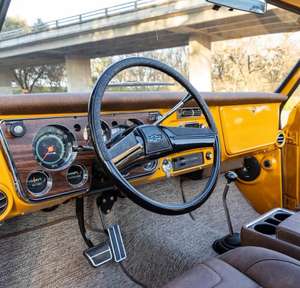 Fairly Used Classic 1972 Chevr_olet K5 <b>for</b> Used Gasoline <b>Manual</b> <b>for</b> <b>Sale</b> - Product Image 2