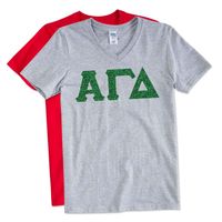 Ensembles de sororité personnalisés en gros |   Tenues grecques assorties avec un design brodé et doublé pour les photos de la sororité et du campus en été