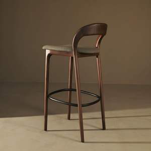 Tabouret <span class=keywords><strong>de</strong></span> <span class=keywords><strong>bar</strong></span> moderne en bois massif rembourré <span class=keywords><strong>avec</strong></span> <span class=keywords><strong>dossier</strong></span> incurvé et siège en tissu <span class=keywords><strong>pour</strong></span> restaurant, café et <span class=keywords><strong>bar</strong></span> - Product Image 2