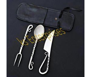 Ensemble de couverts médiéval en acier forgé avec cuillère fourchette couteau forgé à la main ensemble de dîner dans une pochette en daim oem personnalisable - Product Image 6