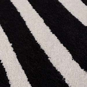 Alfombra de Salón Rectangular Abstracta de Viscosa a Rayas Blancas y Negras Joli, Hecha a Máquina - Product Image 3