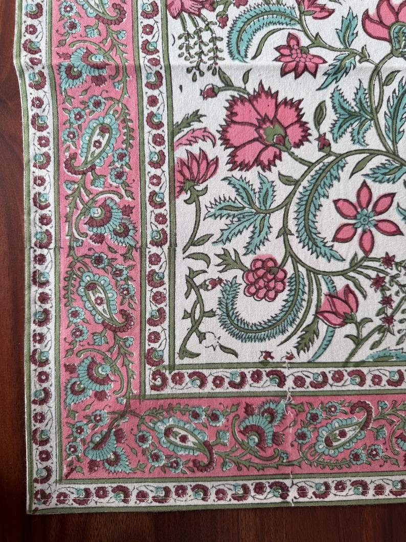 บลัชบลูมสีชมพู และ เซรีน มิ้นท์ กรีน