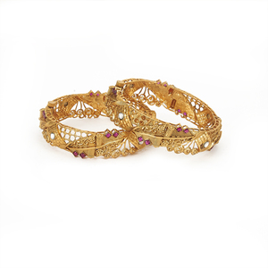Bracelets ouvrables antiques artificiels avec le placage à l'or mat 213348 disponible au prix raisonnable - Product Image 1
