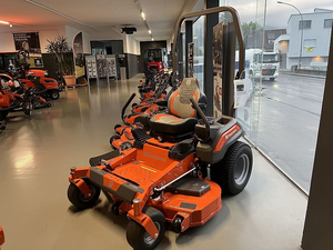 Tondeuse autoportée Husqvarna Z454X R320X AWD, 150 heures d'utilisation, plateau de coupe de 112 cm, excellent état - Product Image 2