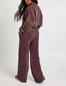 Ensemble 2 pièces pour femme en molleton 100% coton, sweat-shirt court uni délavé à l'acide, pantalon de jogging évasé, logo brodé personnalisé - Product Image 6