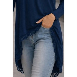 Blusa de Viscosa de Manga Larga con Cuello Redondo y Dobladillo Asimétrico con Delicado Detalle de Encaje para Mujer, Modelo 31743, de Jane's - Product Image 3