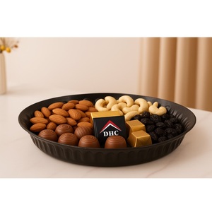 Impresionante bandeja de servicio de metal de color negro mejora la decoración de su hogar ofreciendo una hermosa manera de servir a los invitados sus mejores golosinas - Product Image 5