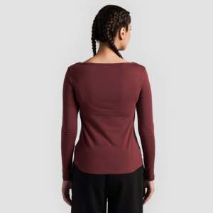 Top de punto color granate con fruncido lateral y elemento de moda arrugado - Product Image 2
