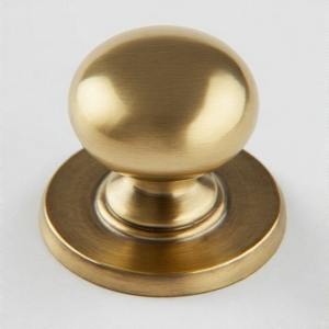 Perilla GemGrip Victorian Bloom hecha a mano perilla de puerta de latón elegante acabado antiguo para puertas de madera clásicas y casas patrimoniales - Product Image 1