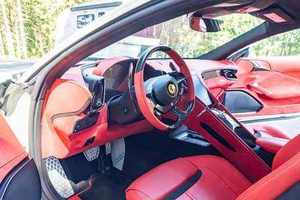 Precio Accesible para Auto Usado Ferrari Coupé 2024, Automático, Volante a la Izquierda, Interior Oscuro, Motor Turbo de Gasolina, Llantas R21 - Product Image 6