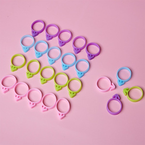 Anneau de scellage pour poche à douille en silicone - Fermeture réutilisable pour poche à pâtisserie, forme circulaire, outil de cuisine durable - Product Image 2