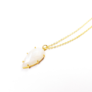 มูนสโตนสีรุ้งธรรมชาติขนาด25X12มม. รูปทรงหยดน้ำสีทอง Vermeil 925สร้อยคอเงินแท้925สร้อยคอเงิน - Product Image 1