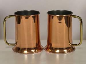 Mug en cuivre, principalement en cuivre, souvent avec une finition martelée pour un aspect esthétique. - Product Image 2