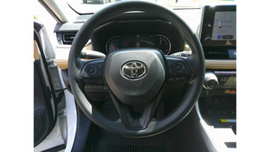 รถยนต์มือสองที่ได้รับการรับรอง LHD/RHD ยี่ห้อโตโยต้า RAV4 XLE FWD ปี 2025 - Product Image 6