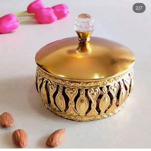 <b>Small</b> Decorative Metal <b>Chocolate</b> Bowl Perfect For Office Desk Candy Storage And Compact Dining Table Display - Product Image 4