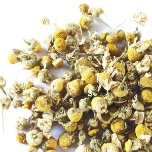 Manzanilla seca natural Premium al por mayor con alta pureza 100% cosecha Manzanilla fresca de calidad para mezclas de té de hierbas - Product Image 5