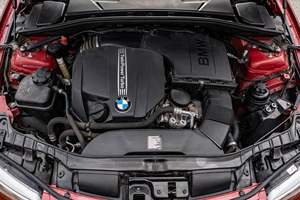 BMW 135i Coupé 2012 Usado, Sin Reserva, Transmisión Manual de 6 Velocidades, Paquete M Sport, Rojo Metálico Vermillion, Sin Modificar - Product Image 6