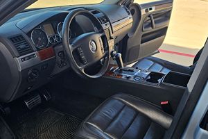 Volkswagen Touareg V10 TDI 2006 Económico con Volante a la Izquierda/Derecha - Product Image 3