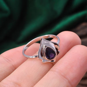 Bague en argent sterling 92.5, belle pierre naturelle bleue Iolite, bijoux de 2.3 grammes, véritable pierre de naissance, cadeau fait à la main - Product Image 5