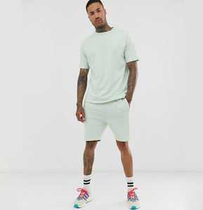 Vente en gros d'ensembles de vêtements de rue d'été pour hommes de haute qualité t-shirt à manches courtes et pantalon court séchage rapide caractéristique motif imprimé décontracté - Product Image 1