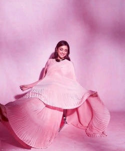 Vêtement de fête Satin Soie Saree avec Contras Blouse Pièce Indien Femmes Porter Sari Bas Prix En Gros Surat ApparelGarment - Product Image 3