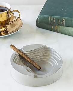 Cendrier moderne en résine pour la maison, la chambre à coucher, la salle d'accueil, le salon, la table à manger, le restaurant, le bar - Product Image 1