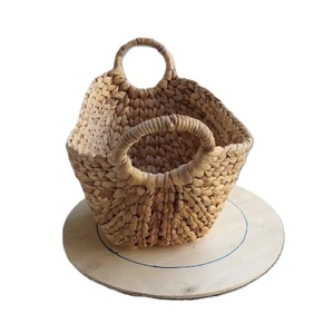 Sustainable 54 oz Natural Water Hyacinth Oval Fishbone Basket for Convenient Drink/Food/Fruit <b>Storage</b> Natural <b>Storage</b> <b>Boxes</b> <b>Bins</b> - Product Image 6
