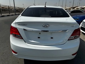 Hyundai Accent d'Occasion 2015 Conduite à Gauche - Product Image 4